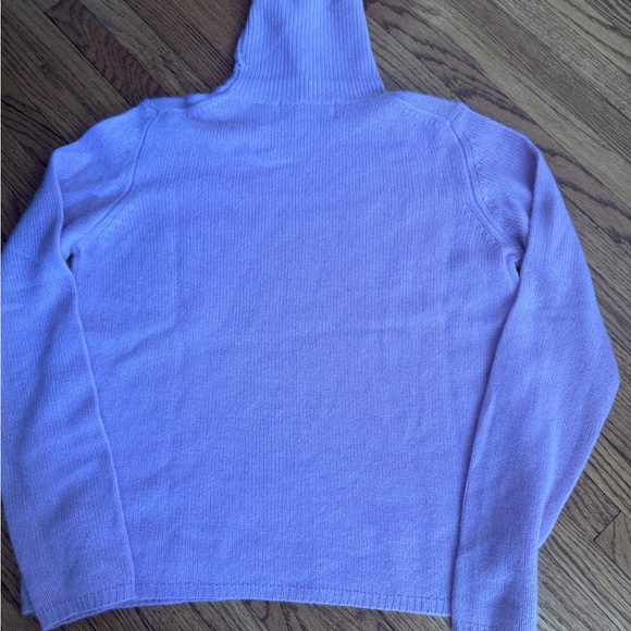 Bloomingdale's Petites Soft Lilac 100% Cashmere Turtleneck Sweater - Picture 5 of 6
